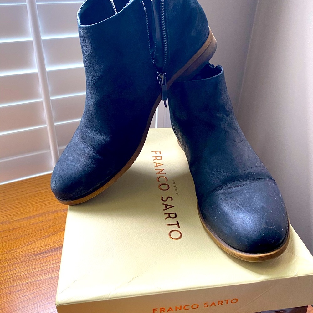 GUC Franco Sarto suede zip booties. Woman’s sz10